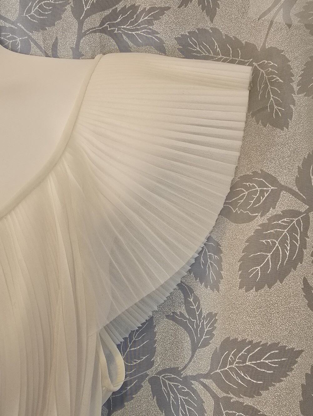 1950s Vanity Fair Pleated Sheer White Negligee - Picture 3 of 7